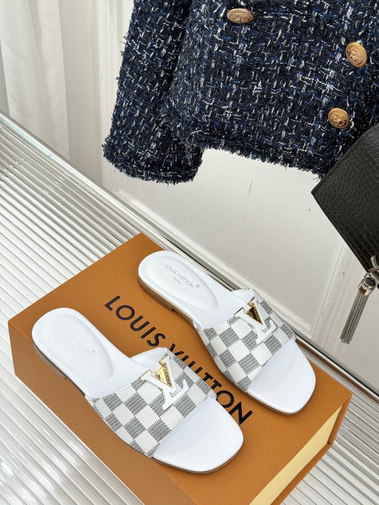 Шлепанцы женские фото 3