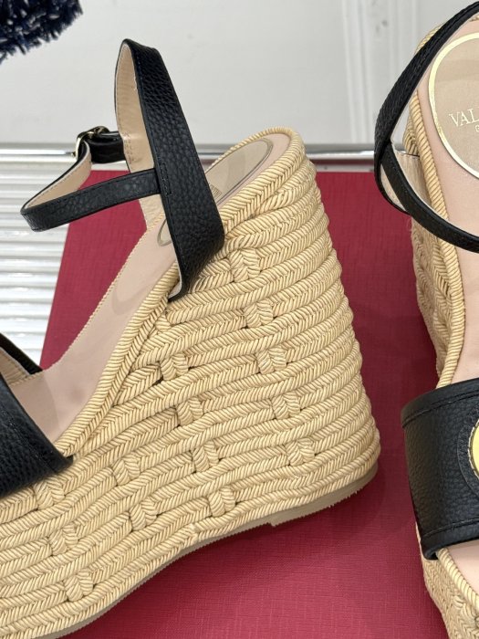 Босоножки фото 6