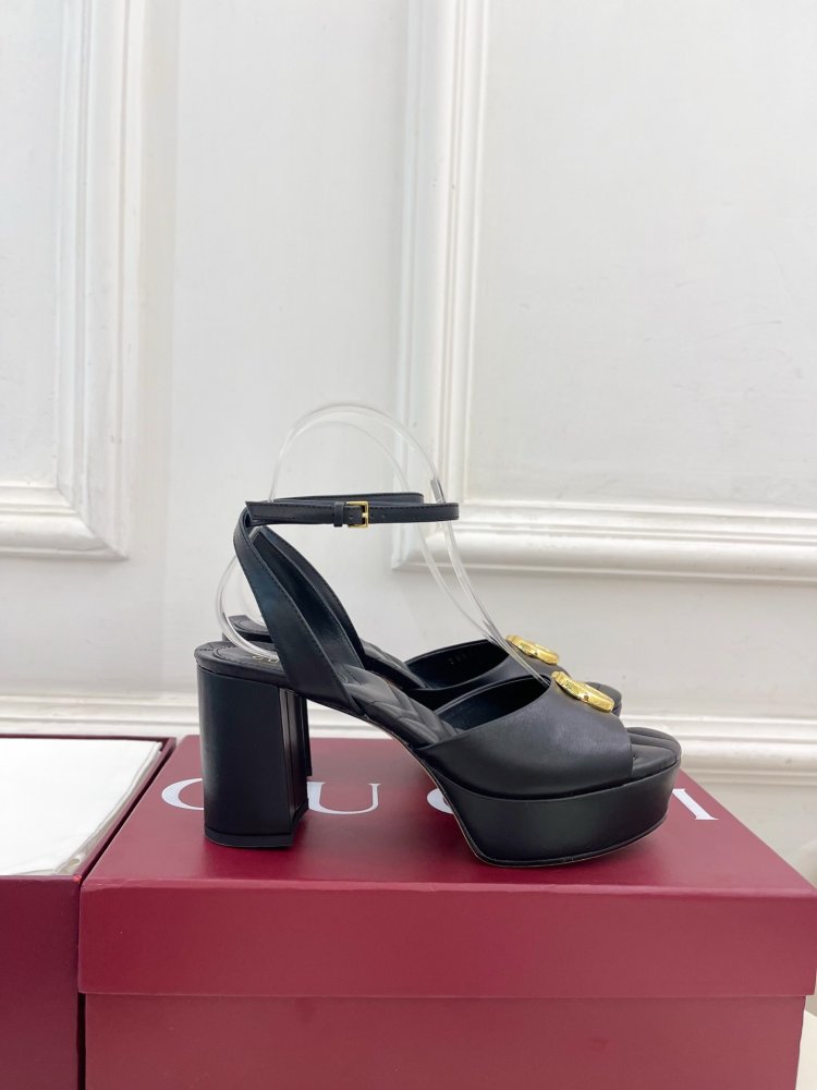 Босоножки фото 2