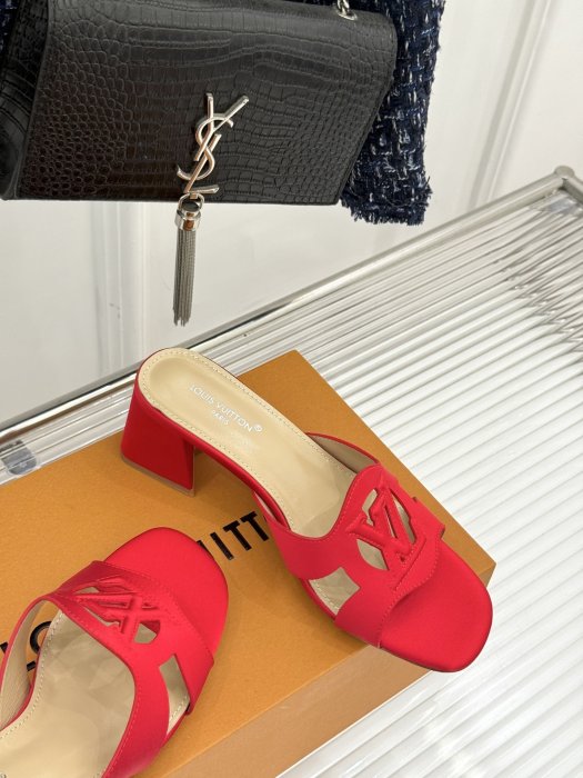 Босоножки фото 5