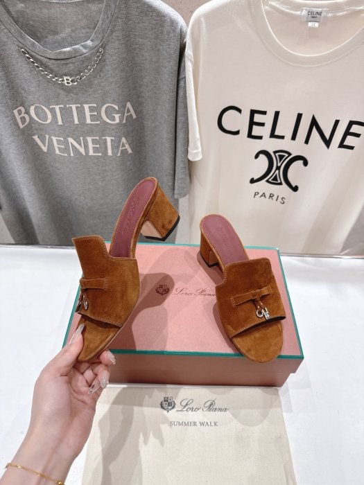 Босоніжки фото 4