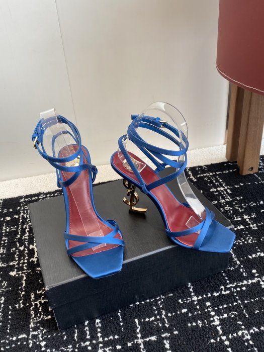 Босоножки фото 4