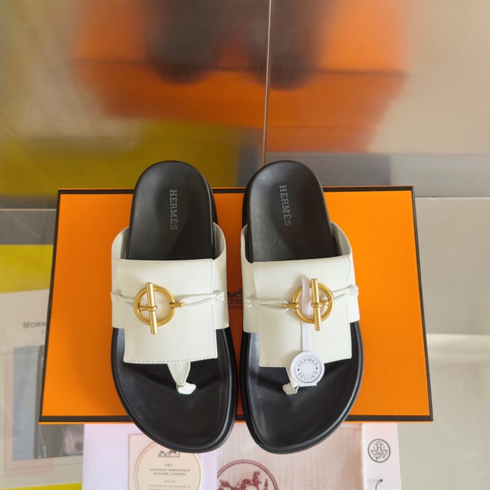 Шлепанцы женские фото 7