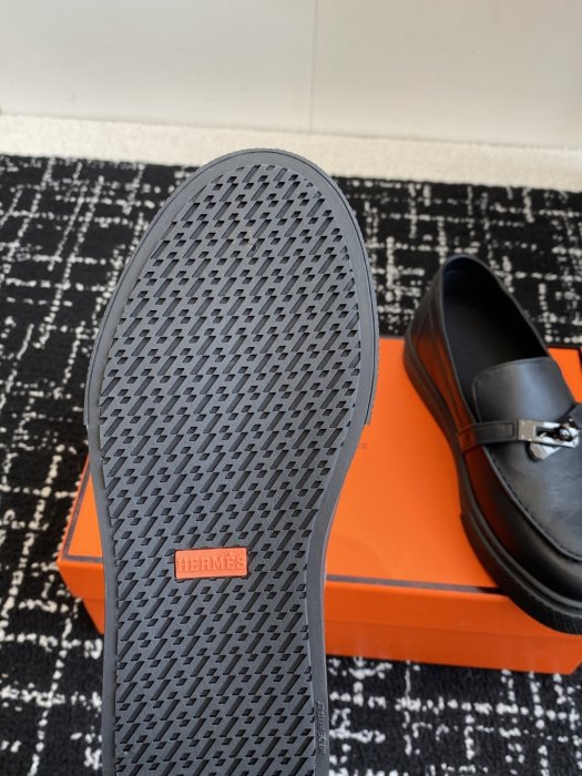 Лоферы кожаные женские фото 9