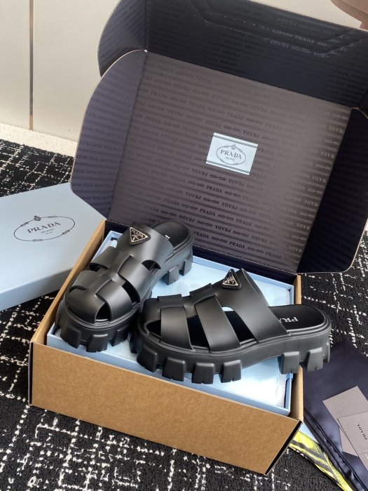 Босоножки фото 3