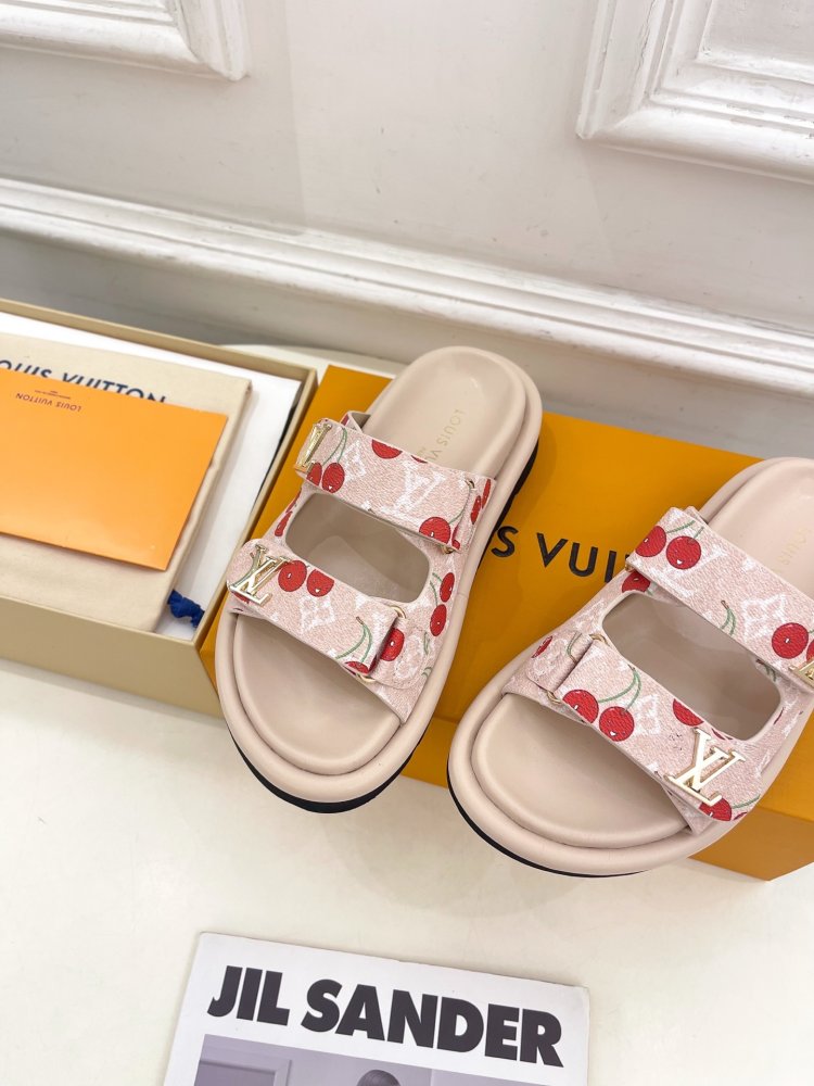 Шльопанці жіночі фото 6