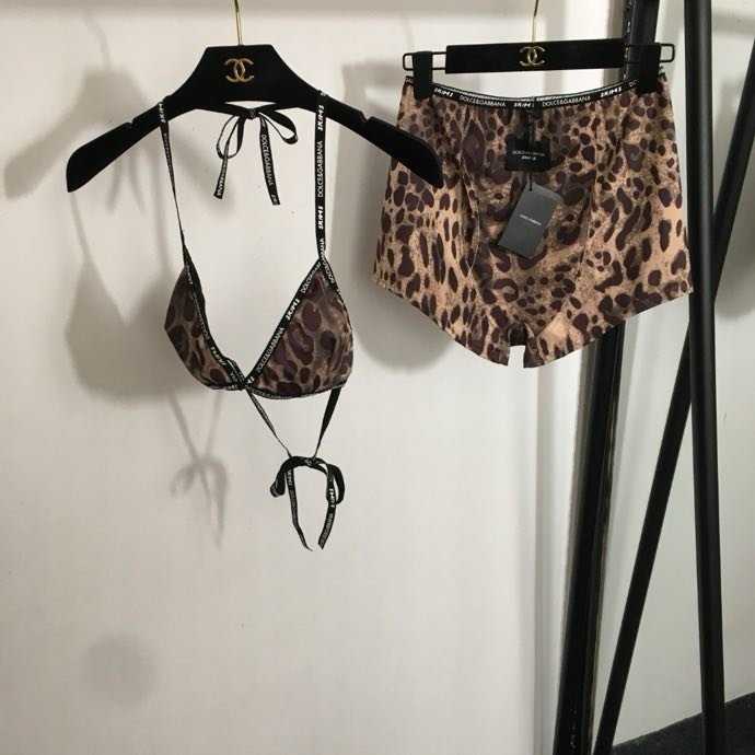 Костюм женский