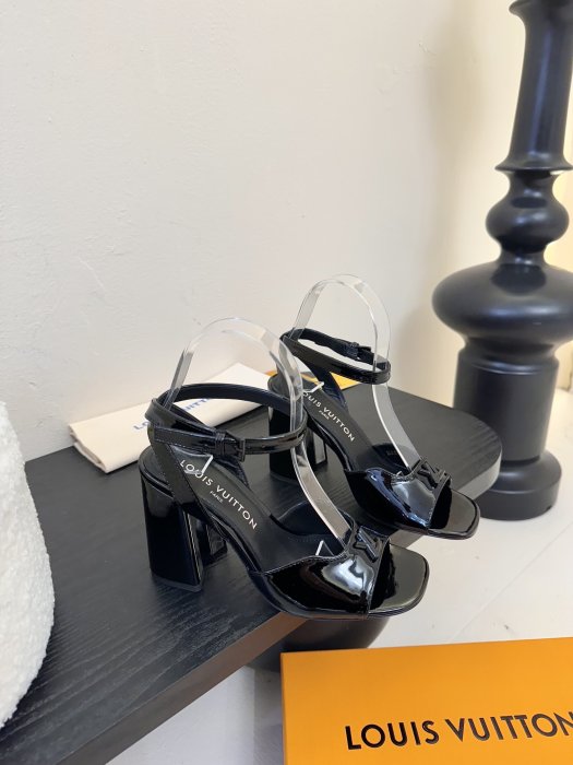 Босоножки фото 2