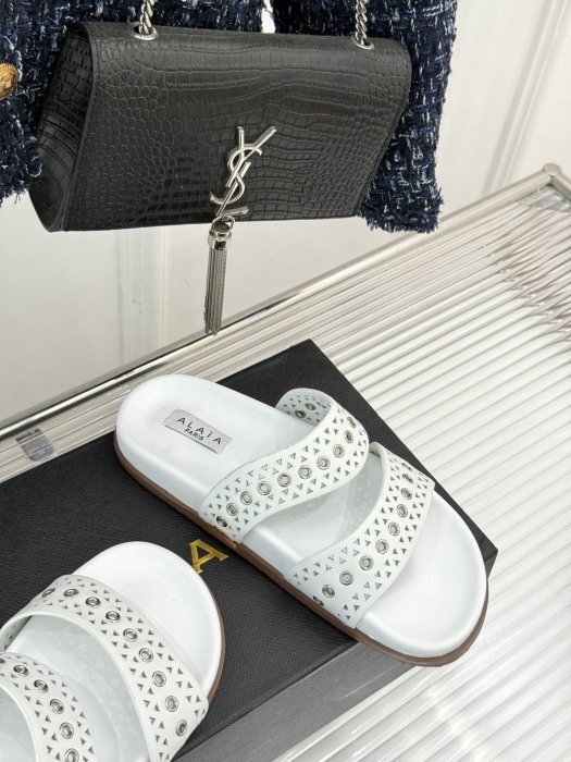 Шлепанцы женские фото 5