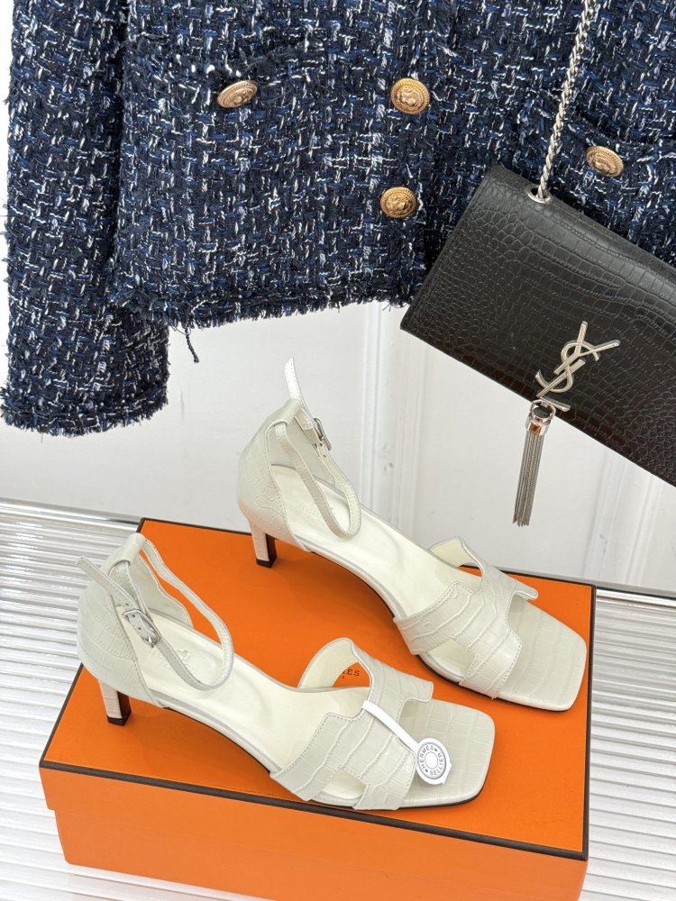 Босоножки фото 3