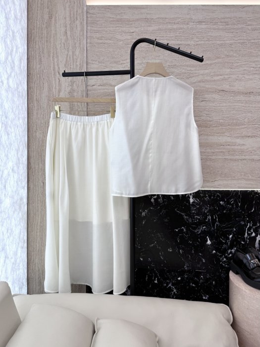 Костюм жіночий фото 2