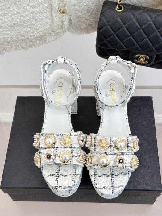 Босоножки фото 4