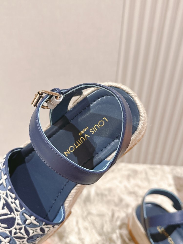 Сандалии женские фото 4