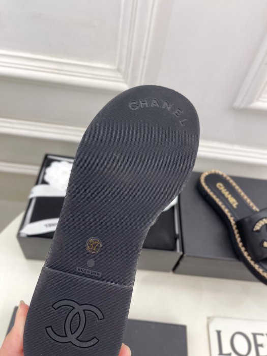 Шлепанцы женские фото 9