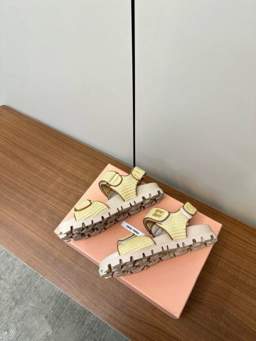 Сандалии женские фото 9