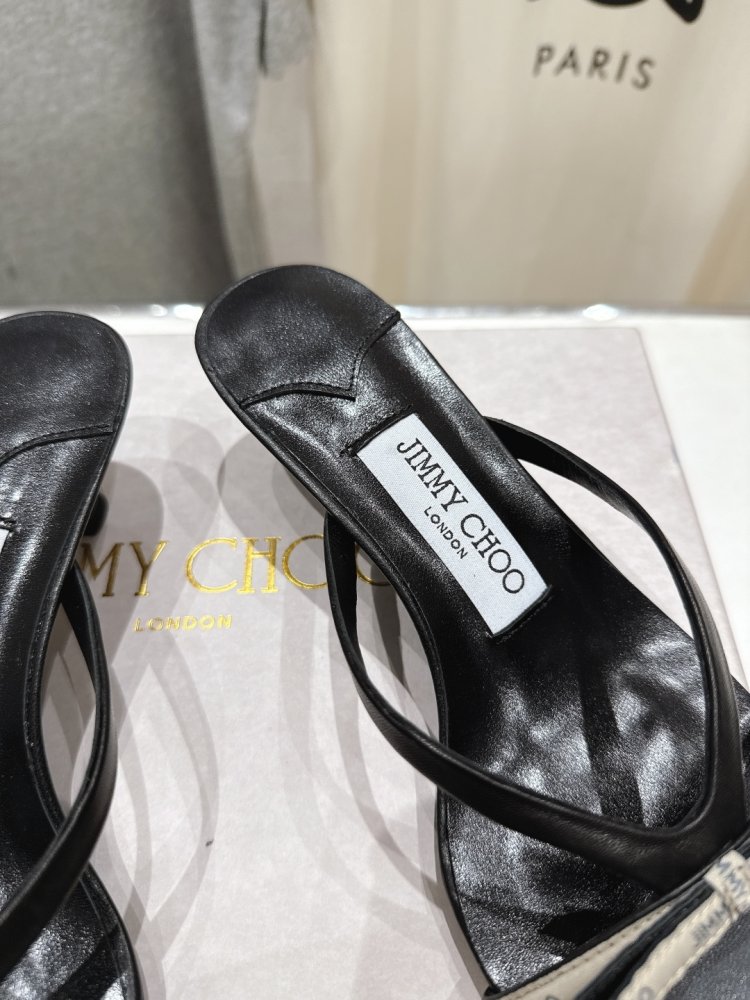 Шлепанцы женские фото 6