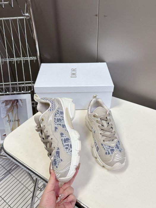 Кроссовки фото 4