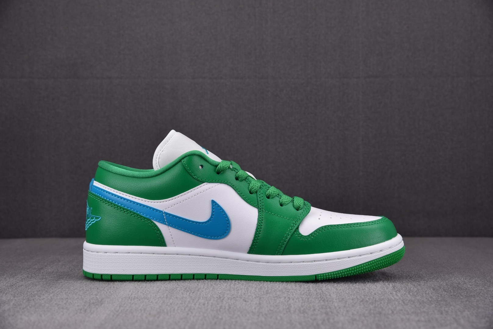 Кроссовки Air Jordan 1 Low DC0774-304 фото 2