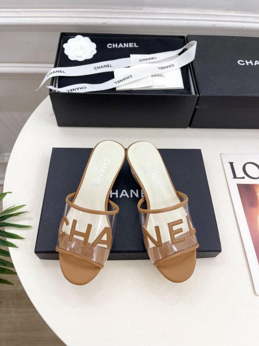 Шлепанцы женские