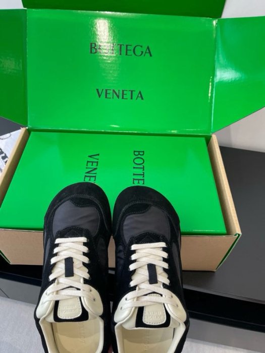 Кросівки жіночі фото 3