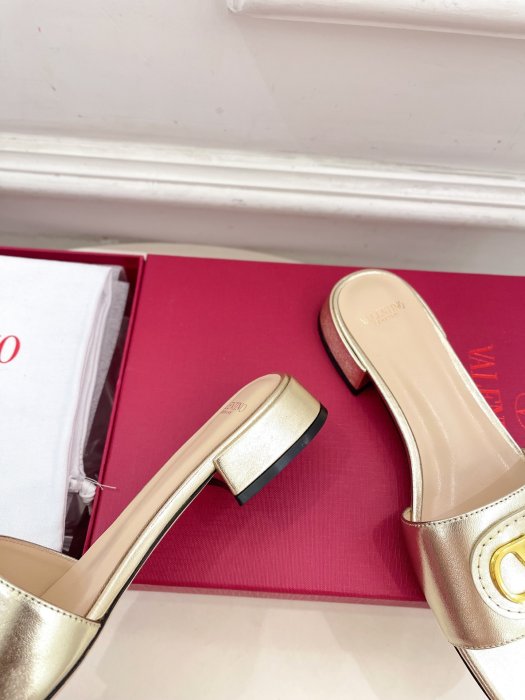 Босоножки фото 8