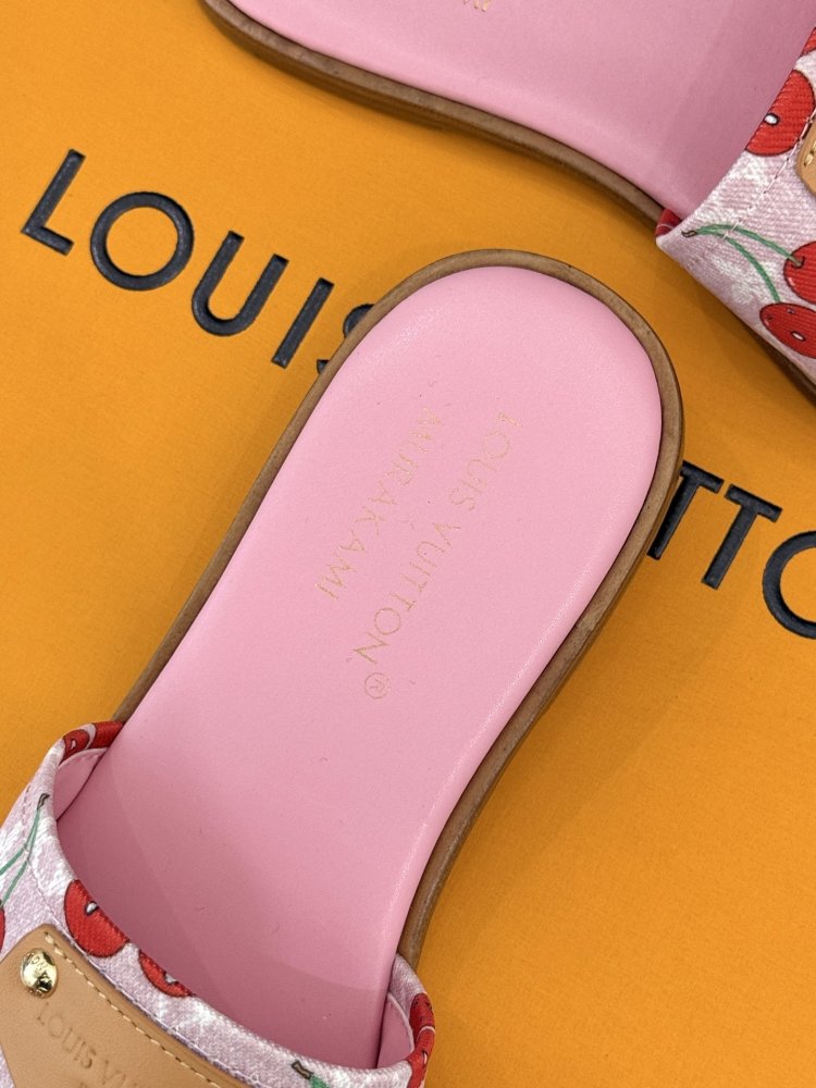 Шлепанцы женские фото 8