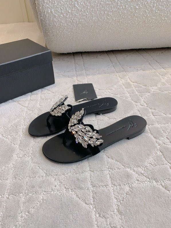 Шльопанці фото 2