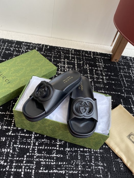 Шлепанцы фото 5