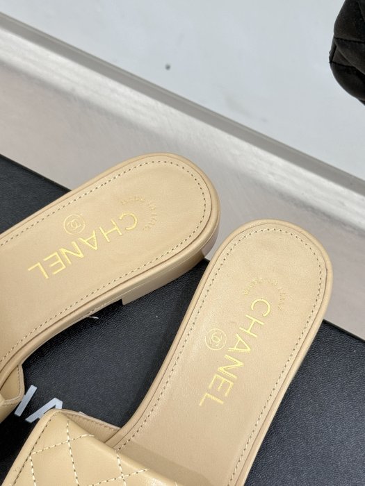 Шлепанцы фото 8