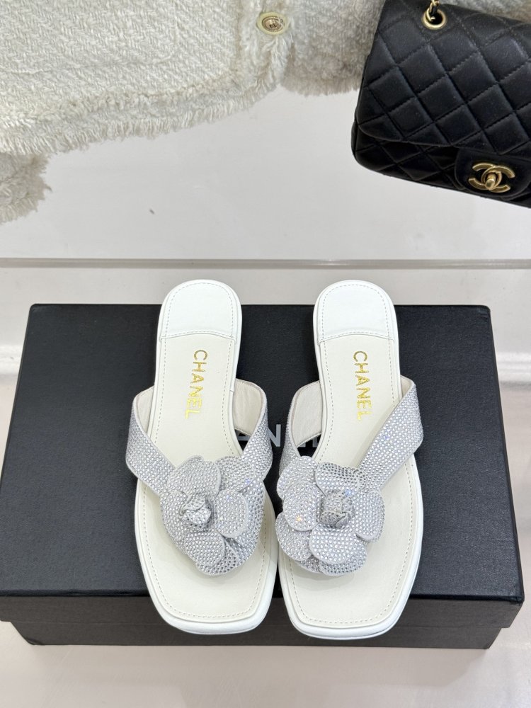 Шлепанцы женские фото 4