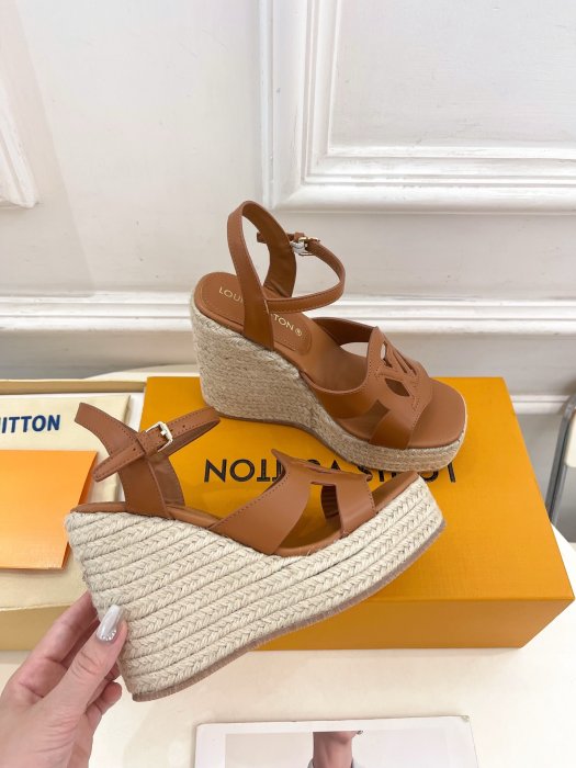 Босоножки фото 4