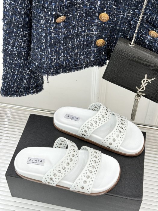 Шлепанцы женские фото 3