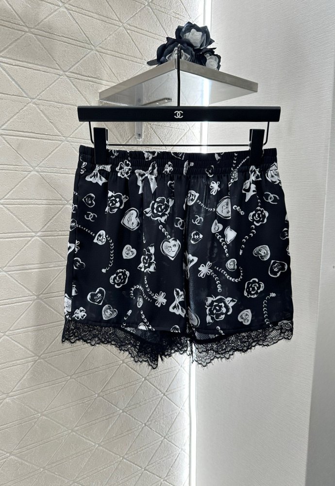 Шорты женские