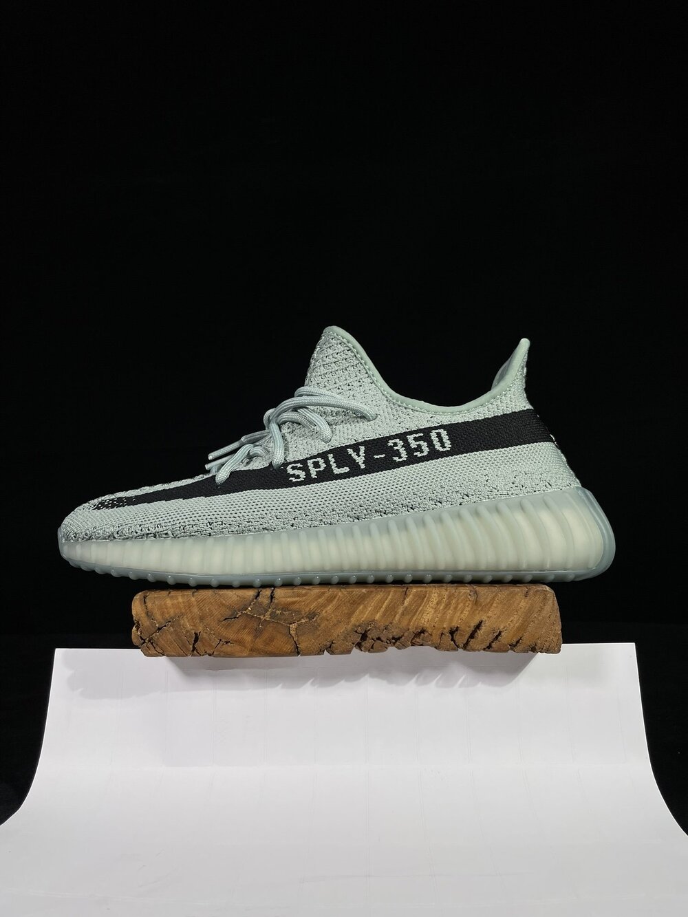 Кроссовки Yeezy 350 V2 HQ2060