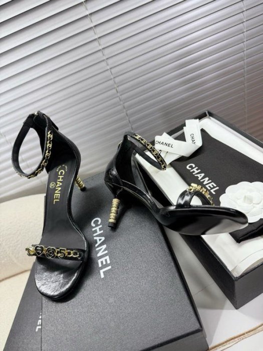 Босоножки фото 3