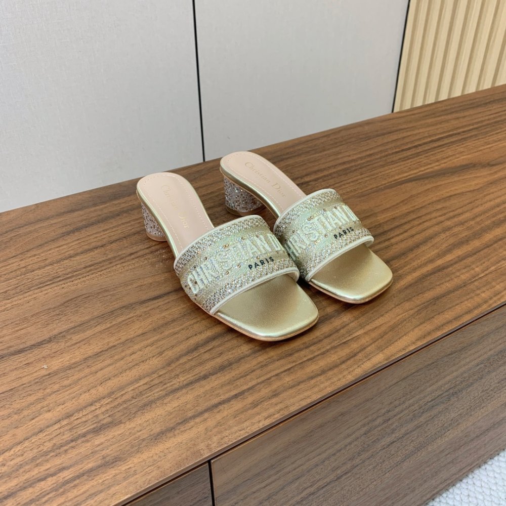 Шлепанцы женские фото 5