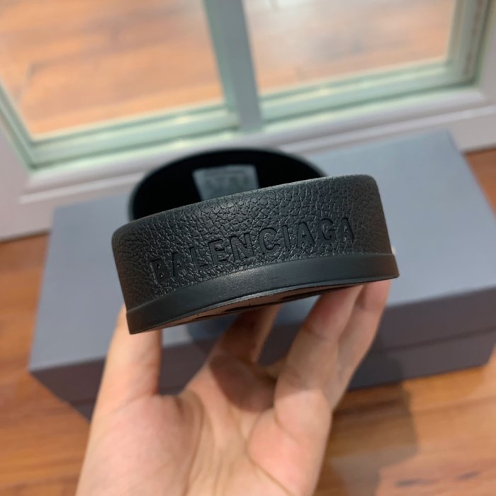 Шльопанці фото 7