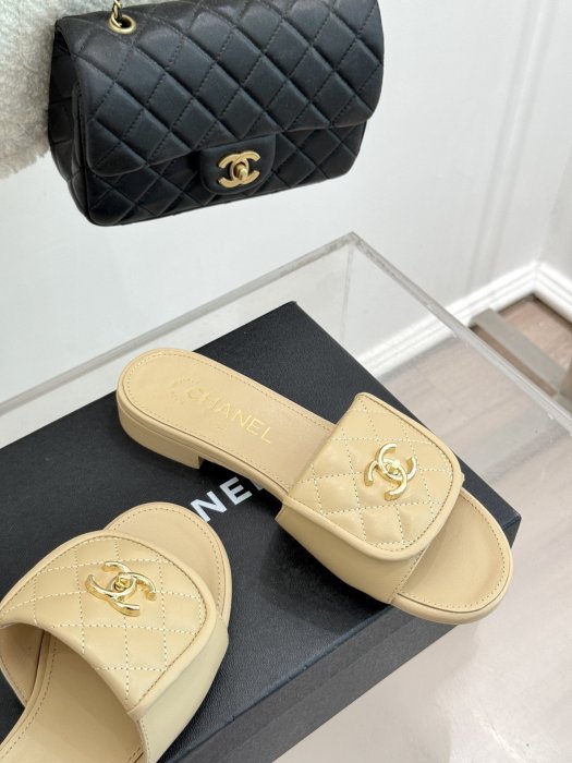 Шлепанцы фото 5