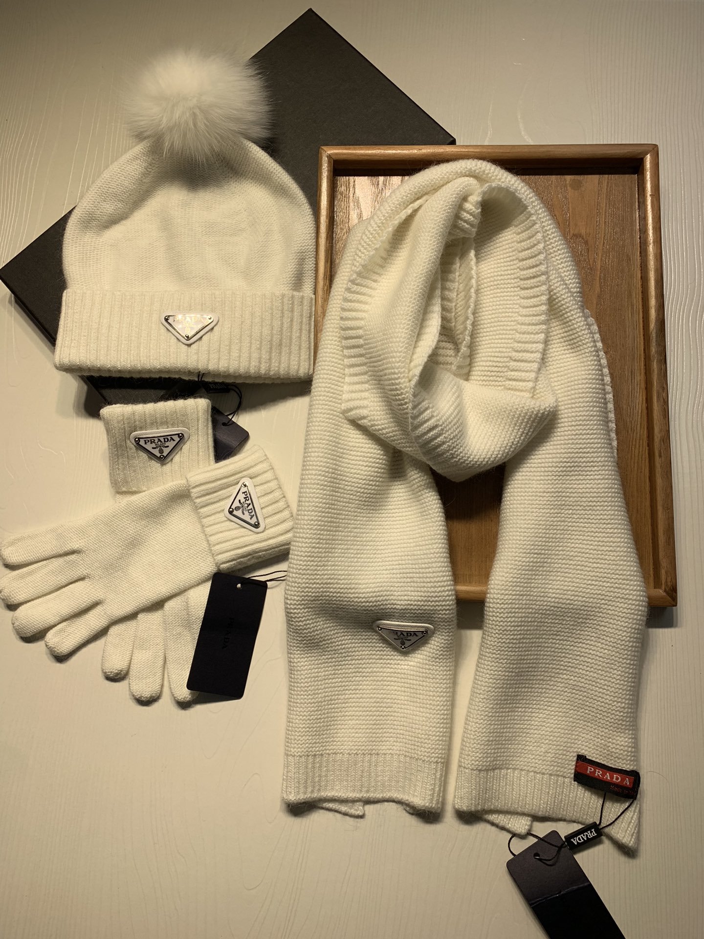 Set a cap, scarf and gloves winter woolen фото 6