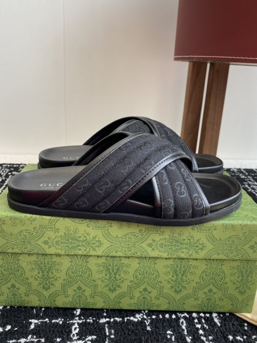 Шлепанцы фото 2