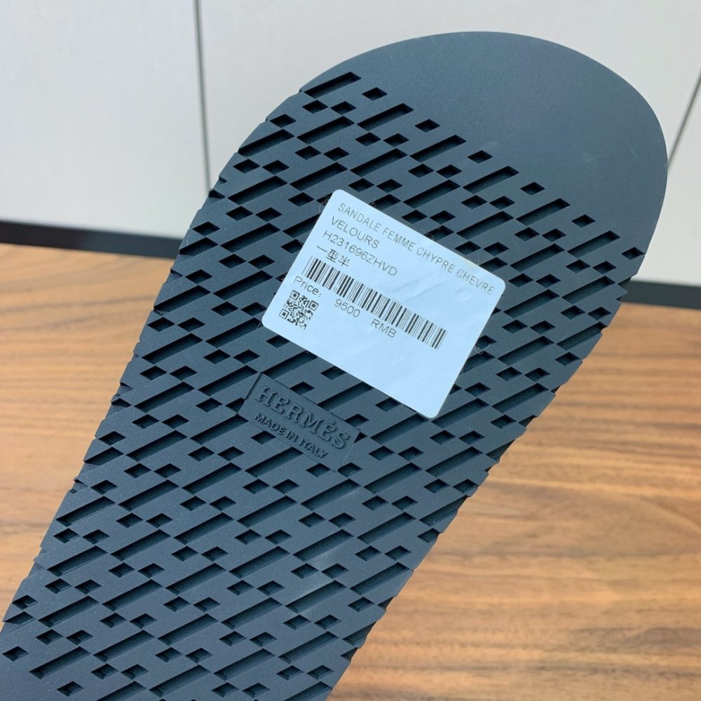 Шлепанцы женские фото 8