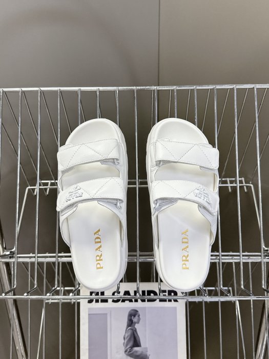 Шлепанцы фото 6