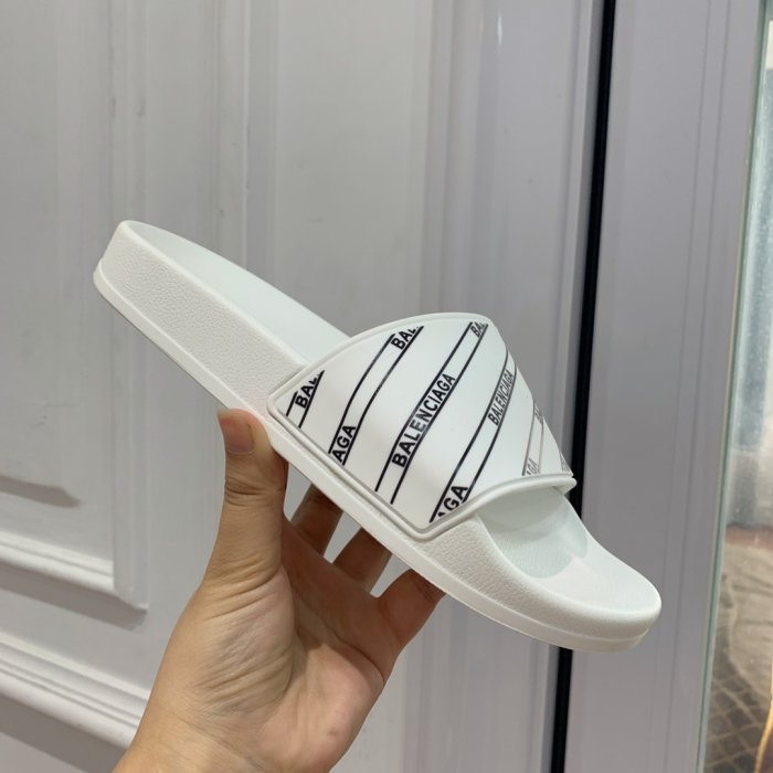 Шлепанцы фото 3