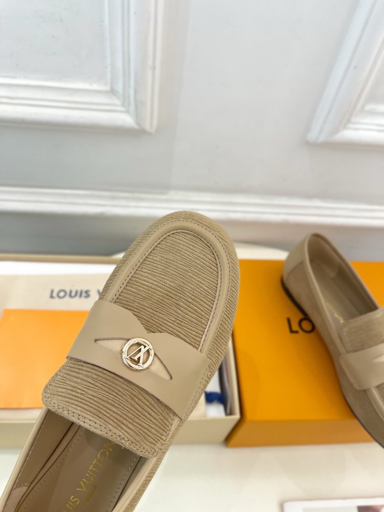 Лоферы женские фото 7