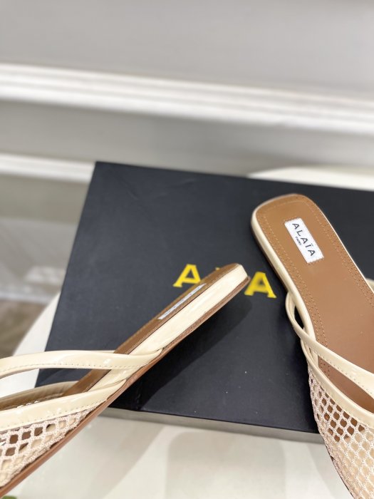 Шлепанцы женские фото 7