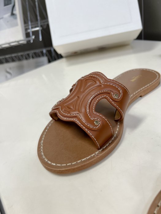 Шлепанцы женские фото 7