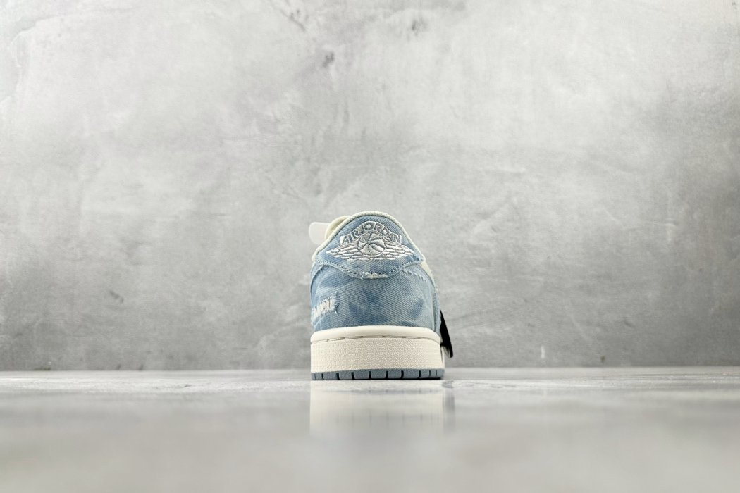 Кроссовки Air Jordan 1 Low фото 9