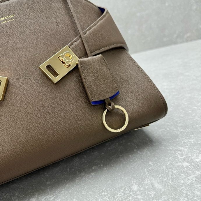 Сумка шкіряна жіноча 32 см фото 3