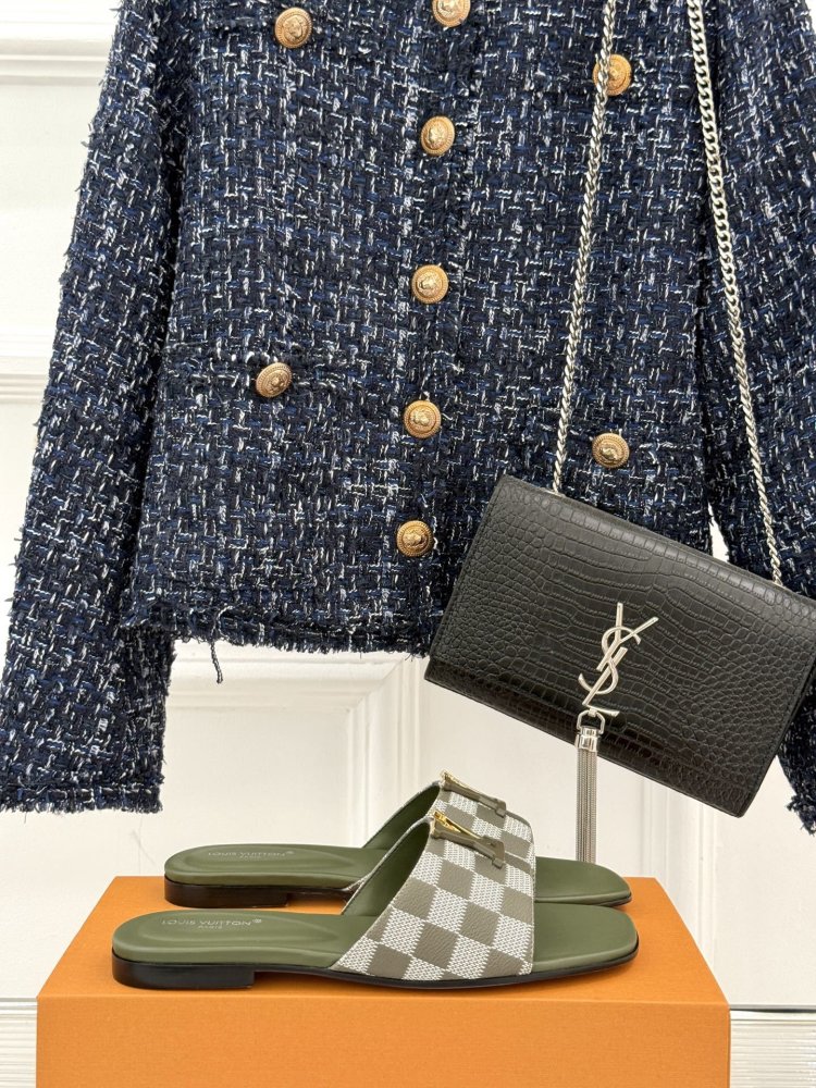 Шлепанцы женские