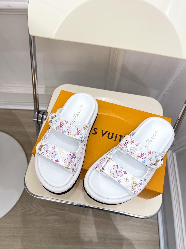 Шльопанці жіночі фото 6